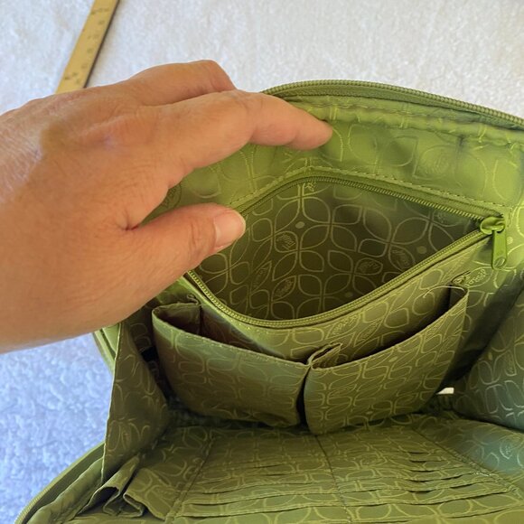 Beautiful Moss Green Leather Fossil Cross Body Bag with Lots of Organization - Picture 9 of 15